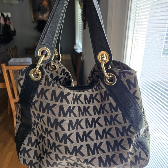 Michael Kors Black and Tan Women's Bag - Picture 1 of 13